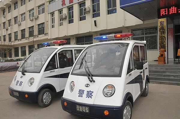 封閉式電動(dòng)巡邏車(chē)