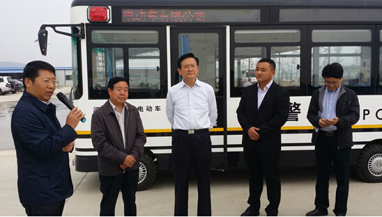 陜西省政協(xié)副主席、民革省委主委李曉東到躍迪集團(tuán)陜西躍迪新能源汽車有限公司項(xiàng)目建設(shè)基地調(diào)研