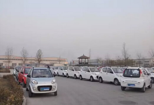 躍迪電動汽車批量發(fā)車邢臺—緊隨時代發(fā)展