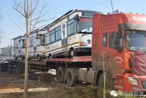 流動(dòng)警務(wù)室發(fā)車貴州—服務(wù)群眾