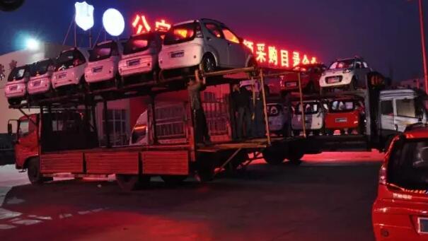 躍迪電動汽車批量發車四川——安全,節能,環保