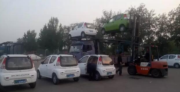 躍迪電動(dòng)汽車(chē)批量發(fā)車(chē)邢臺(tái)——同呼吸,共行動(dòng)