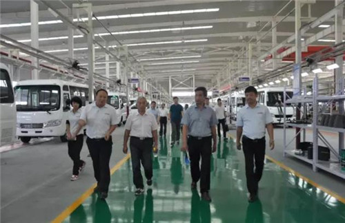 陜西省各高校專家、教授、學者一行到陜西躍迪公司調研