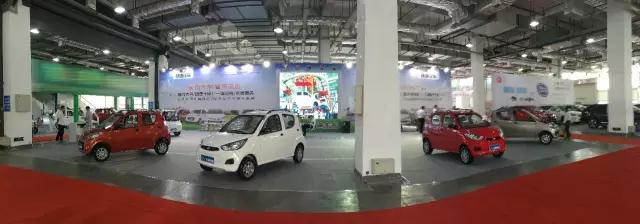 躍迪電動(dòng)汽車展會(huì)現(xiàn)場(chǎng)