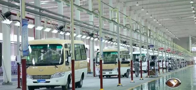 躍迪電動(dòng)汽車總裝客車工作