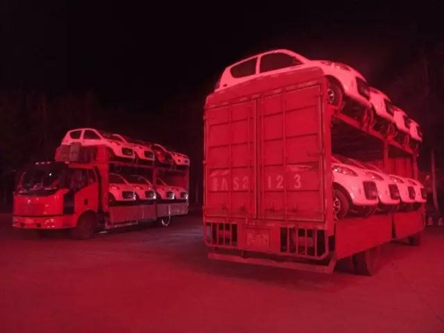 電動汽車出發(fā)了。