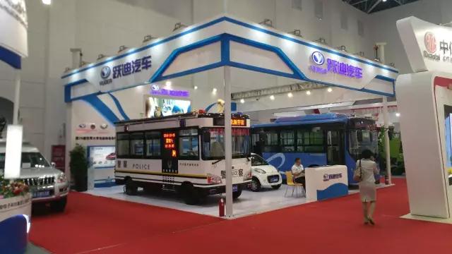 河北省長張慶偉、省政協主席付志方、省人大副主任楊崇勇蒞臨躍迪新能源汽車展位考察指導