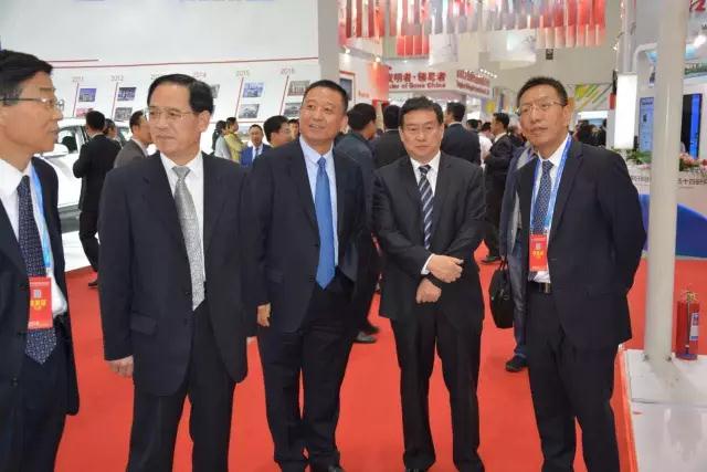 躍迪董事長與領導合照