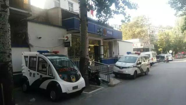 北京東城區30余臺躍迪電動巡邏車、躍迪移動警務室批量交付