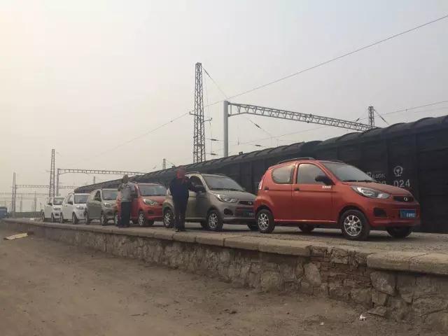 躍迪電動汽車鐵路運輸準備中