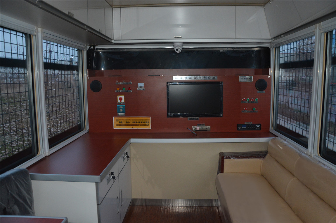 電動移動警務室