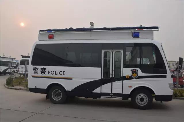 30臺躍迪燃油移動警務(wù)室批量發(fā)往河北石家莊交管局——霧霾鎖城，躍迪24小時全天候執(zhí)勤