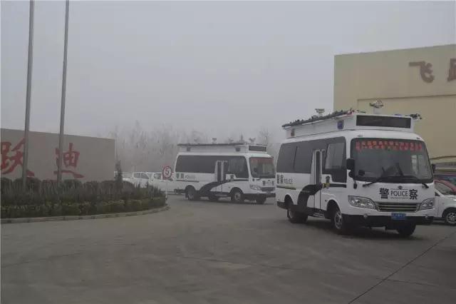 30臺躍迪燃油移動警務(wù)室批量發(fā)往河北石家莊交管局——霧霾鎖城，躍迪24小時全天候執(zhí)勤