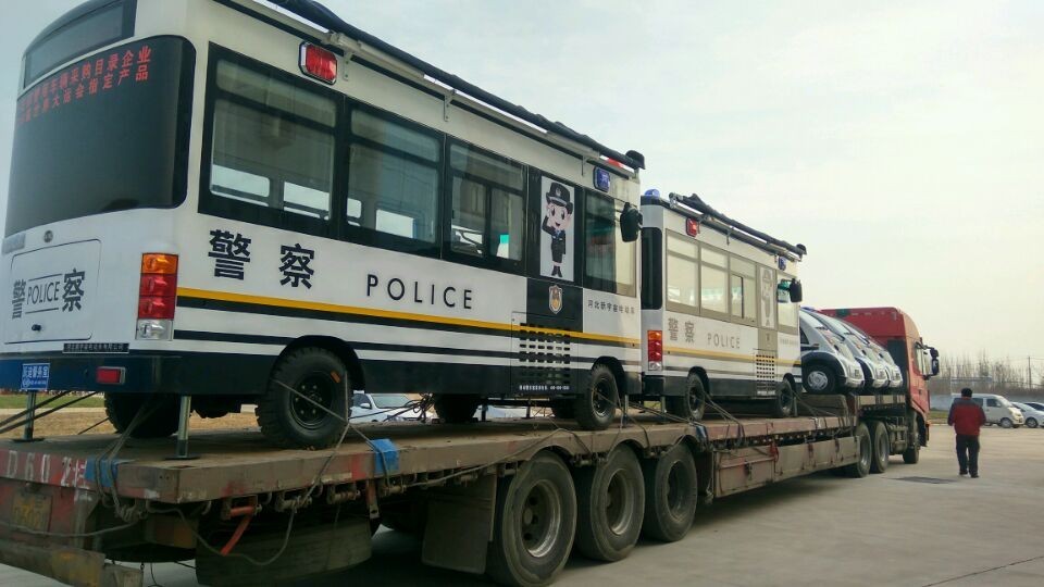 電動移動警務室