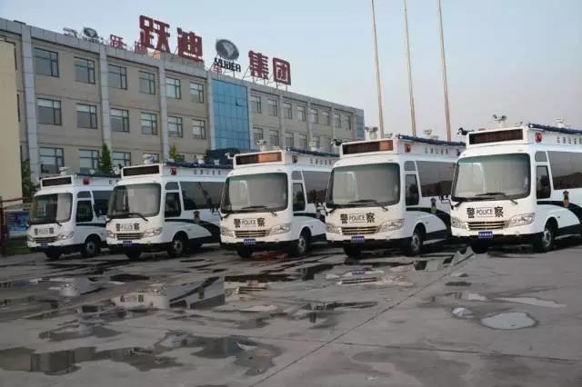 躍迪燃油版移動(dòng)警務(wù)室順利發(fā)往天津