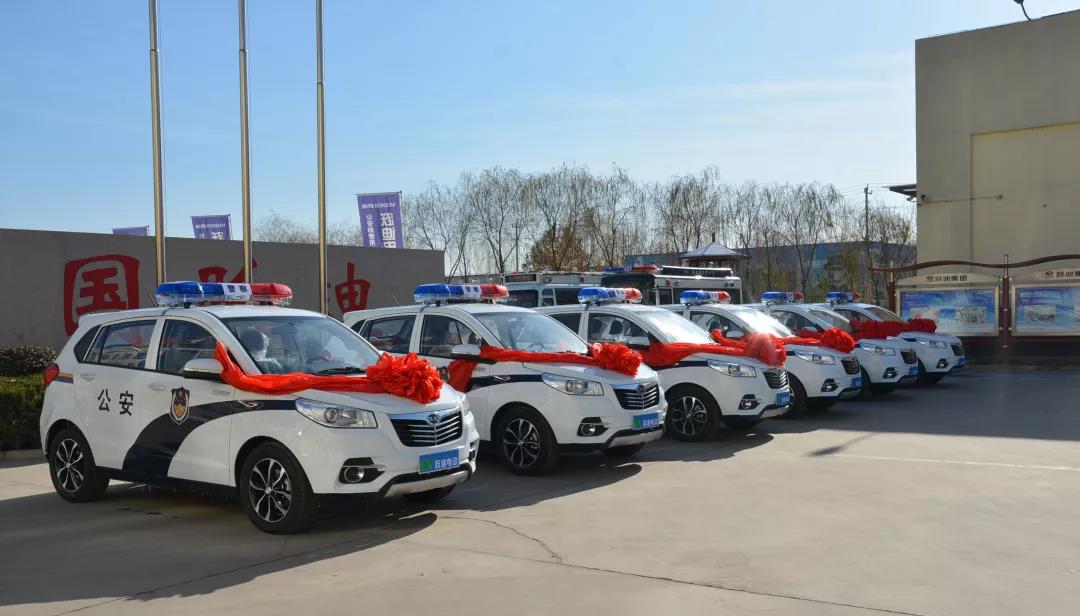 躍迪電動巡邏車裝車完畢,準備發(fā)往湖北