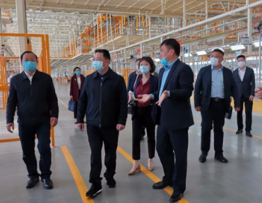 四川省人大常委會黨組副書記、副主任黃新初蒞臨躍迪國躍新能源汽車產業園調研