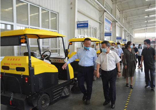 石家莊市政協副主席閆純鍇到躍迪集團調研