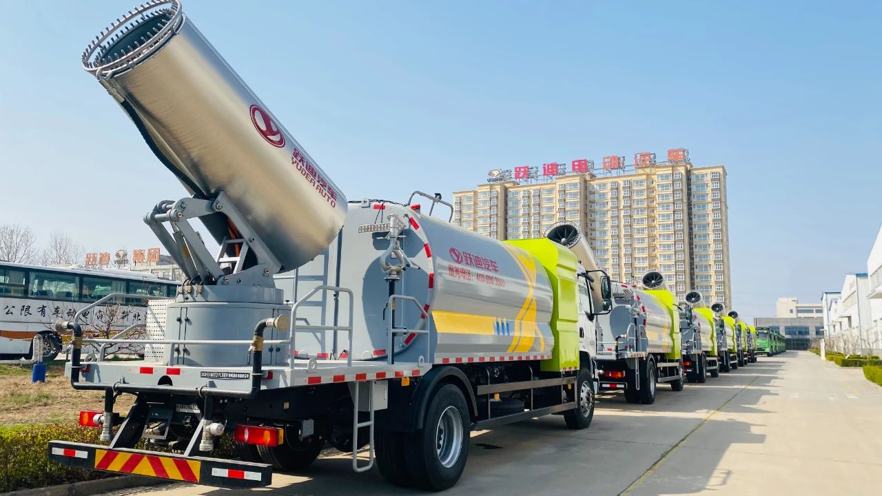 助力低碳環保 降塵降溫“神器” | 躍迪純電動多功能抑塵車