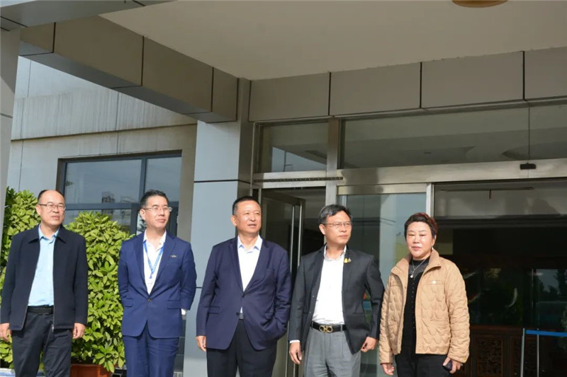 泰國客商一行到躍迪集團參觀洽談合作