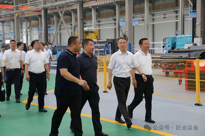 中國重汽集團(tuán)董事長劉正濤到躍迪集團(tuán)調(diào)研